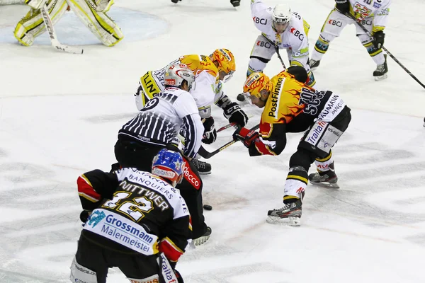 Juego de hockey sobre hielo — Foto de Stock