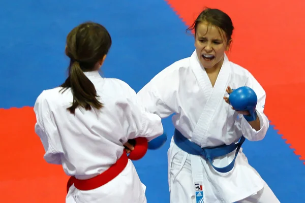 Zawodników karate w akcji — Zdjęcie stockowe