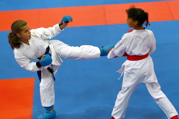 Karate strijders in actie — Stockfoto