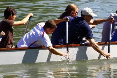 ejderha tekne yarışları
