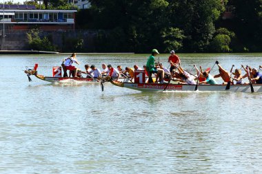 ejderha tekne yarışları