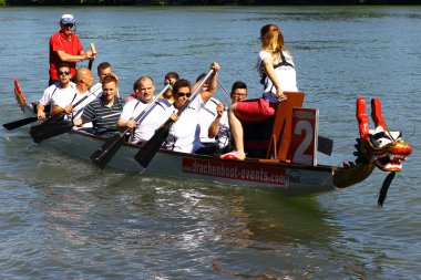 ejderha tekne yarışları