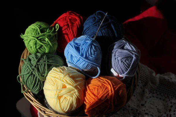 Ainda Vida Fios Multicoloridos Para Tricô Crochê — Fotografia de Stock
