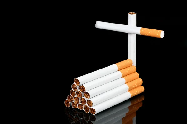 Ataúd de cigarrillos —  Fotos de Stock