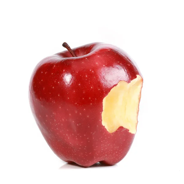 Czerwone jabłko ugryzi — Zdjęcie stockowe
