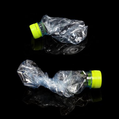 ezilmiş plastik su şişesi
