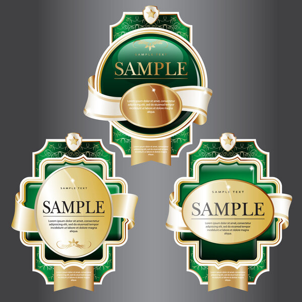 Новогодняя тема. Набор зеленых ярлыков с золотыми и белыми лентами
.