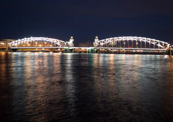 gece bolsheokhtinsky Köprüsü