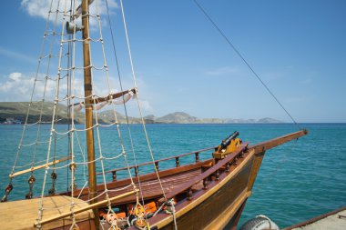 yelkenli tekne üzerinde