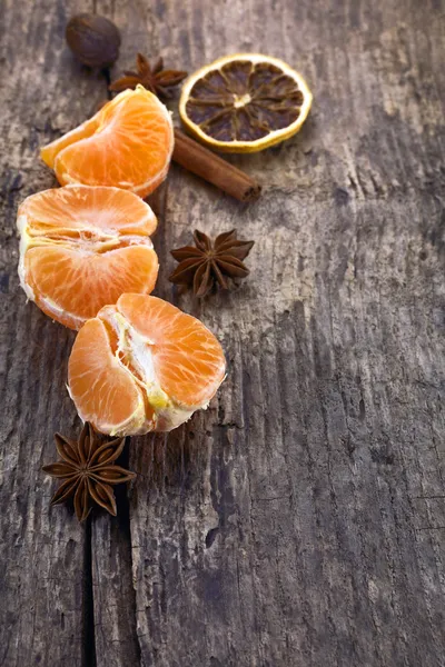 Mandarinas y especias —  Fotos de Stock