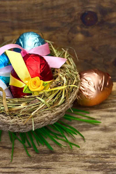 Huevos de Pascua en papel de aluminio — Foto de Stock