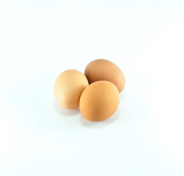 Tre ägg isolerade på vit bakgrund — Stockfoto