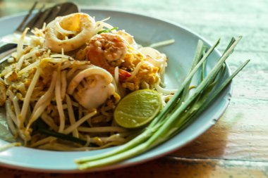 Tayland yemeği Pad Thai