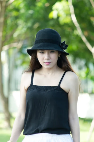 Fiatal ázsiai nő portréja — Stock Fotó