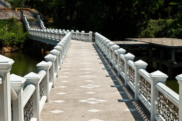 Den vackra bron. — Stockfoto