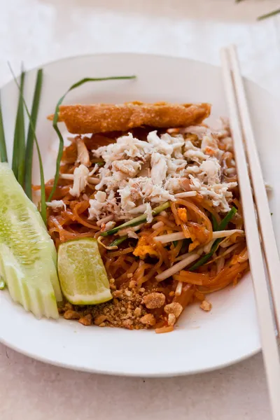 Thai food Pad thai , Stir fry noodles with shrimp — Stock Photo, Image