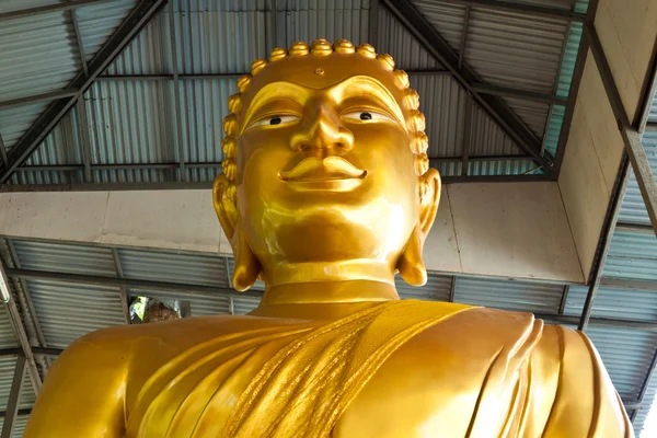 Patung emas Buddha dari ThaiIand — Stok Foto
