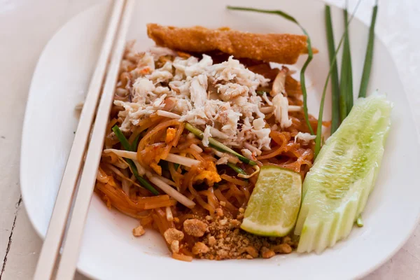 Thai food Pad thai , Stir fry noodles with shrimp — Stock Photo, Image