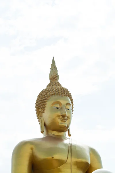 Золотая статуя Будды в Таиланде — стоковое фото