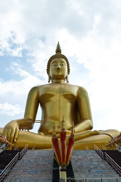 Estatua de oro buddha de Tailandia —  Fotos de Stock