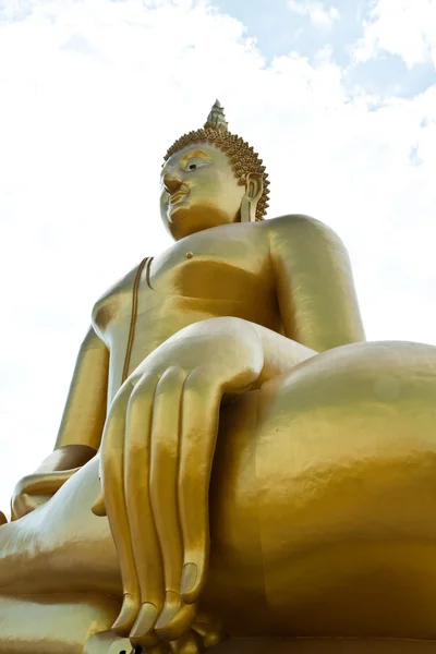 Estátua de buda dourada da Tailândia — Fotografia de Stock