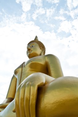 Tayland altın buddha heykeli