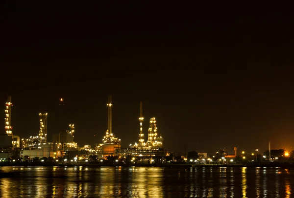 Área das instalações de refinaria — Fotografia de Stock