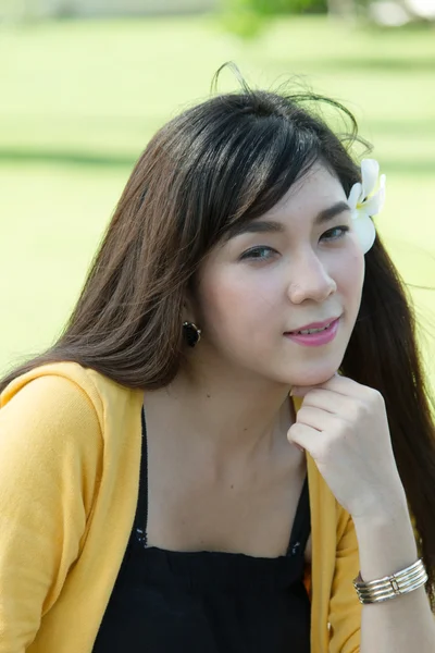 젊은 아시아 여인의 모습 — 스톡 사진