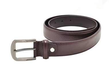 yalıtılmış deri kemer beyaz zemin üzerine