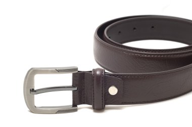 yalıtılmış deri kemer beyaz zemin üzerine