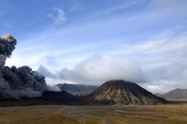 Batok ve bromo yanardağ form Doğu java, Endonezya. .