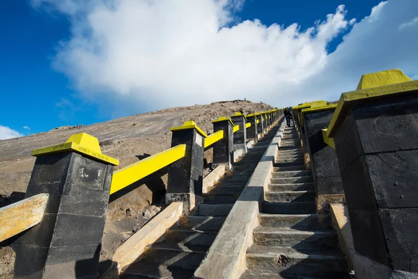 Straße, um Bromo-Vulkane in Bromo zu besteigen — Stockfoto