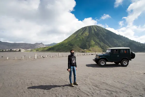 Tourists Jeep for tourist rent at Mount Bromo — Stock Photo, Image