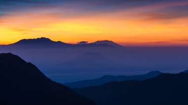 mount bromo volkanlar bromo tengger semeru yılında güneş doğarken