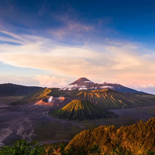 Volcanes del Monte Bromo en el Parque Nacional de Bromo Tengger Semeru — Foto de Stock