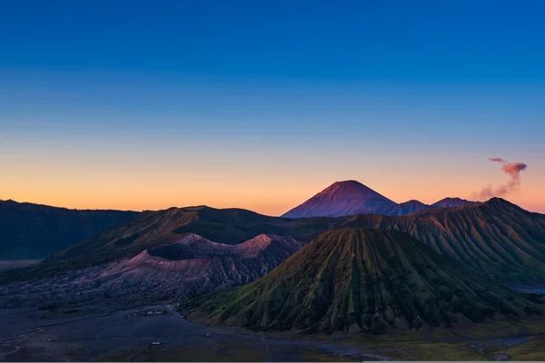 Volcanes del Monte Bromo en el Parque Nacional de Bromo Tengger Semeru —  Fotos de Stock