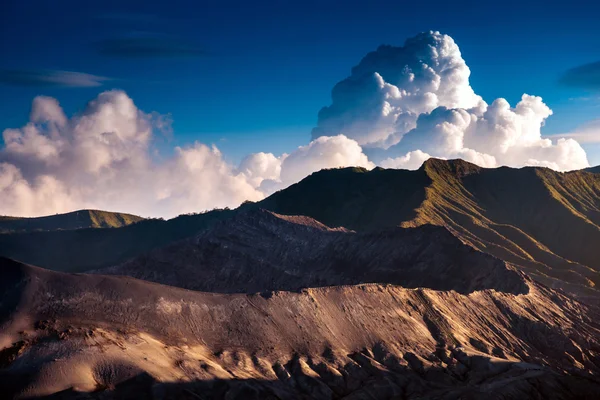 Volcanes del Monte Bromo en el Parque Nacional de Bromo Tengger Semeru — Foto de Stock