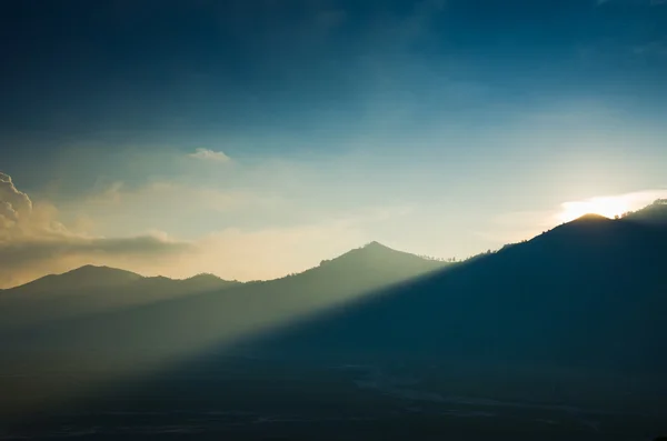 Гора біля гори бром в бром tengger semeru Національний парк — стокове фото