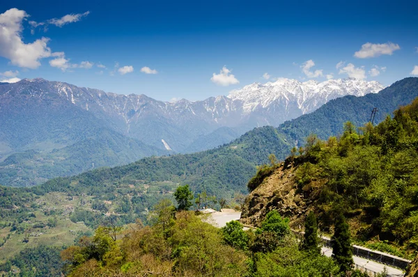 Пейзаж горы в Сиккиме, Индия — стоковое фото