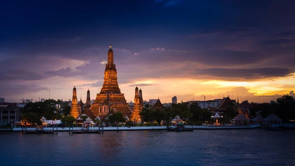 Wat Arun Ratchawararam, Bangkok, Thailand — Stock Photo, Image