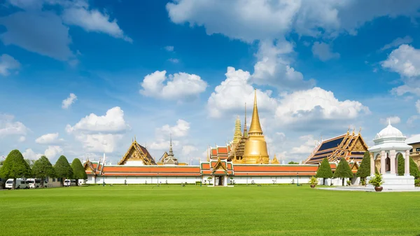 Wat Phra Kaew, Temple of the Emerald Buddha, Bangkok, Thailand. — Stock Photo, Image