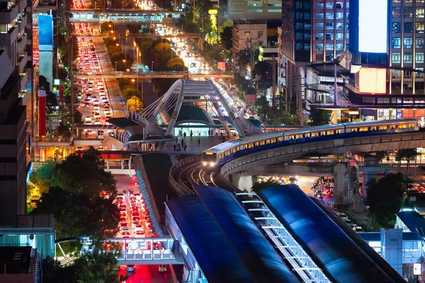 Skytrain Bangkok Passe Par Chong Non Station Immeuble Bureaux Moderne — Photo