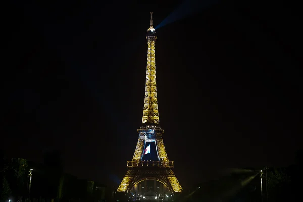 BASTILLE DAY 2013 in Paris, France on July 14th, 2013. Fireworks and the Eiffel tower on the French National Day in Paris, France on July 14th, 2013 — Stock Photo, Image