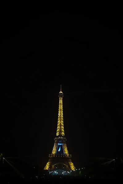 Bastille-Tag 2013 in Paris, Frankreich am 14. Juli 2013. Feuerwerk und Eiffelturm am französischen Nationalfeiertag in Paris, Frankreich am 14. Juli 2013 — Stockfoto