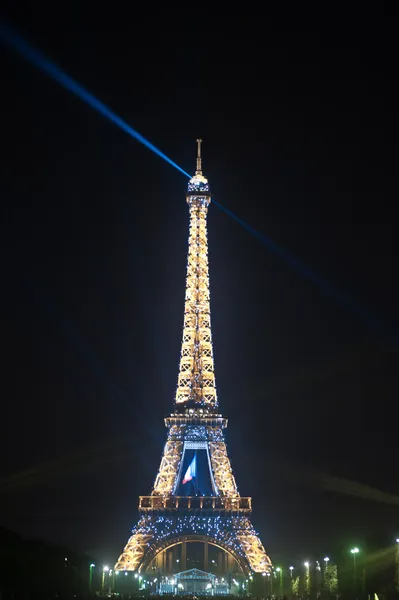 Bastille-Tag 2013 in Paris, Frankreich am 14. Juli 2013. Feuerwerk und Eiffelturm am französischen Nationalfeiertag in Paris, Frankreich am 14. Juli 2013 — Stockfoto