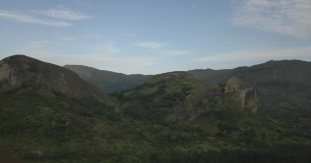 Filmato Aereo Drone Paesaggio Tropicale Con Foresta Montagne Riserva Forestale — Video Stock