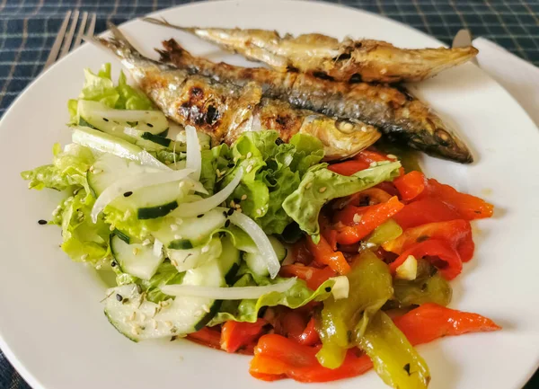Pohled Polevu Zdravou Rybí Moučku Typické Pokrmy Portugalské Regionální Kuchyně — Stock fotografie
