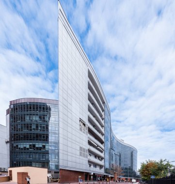 Yazın Ukrayna 'nın başkenti Kiev' deki modern cam iş merkezi