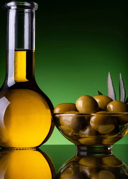 Foreground Glass Cruet Italian Extra Virgin Olive Oil Side Bowl — Stock Photo, Image