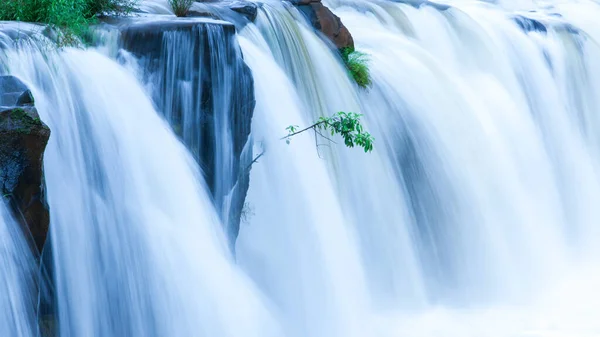 Paisagem Cachoeira Tad Pha Suam Estação Chuvosa Água Doce Que — Fotografia de Stock
